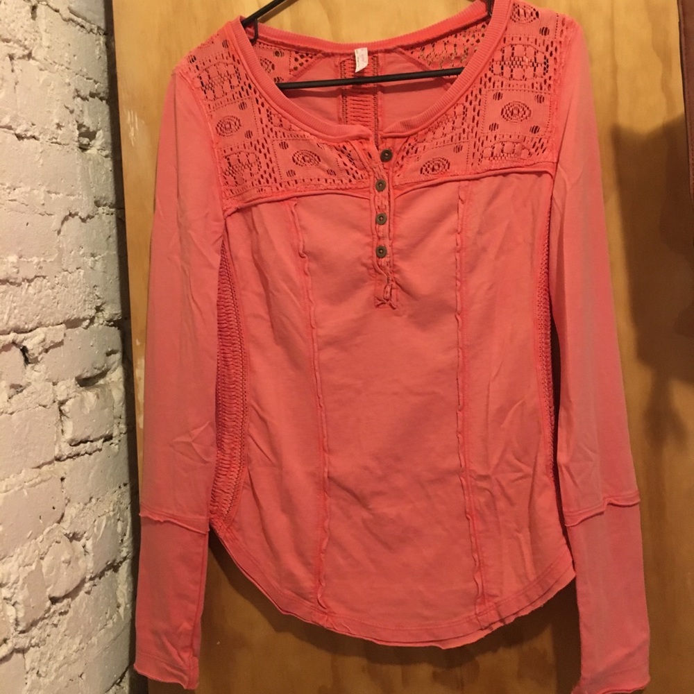 💛 3 for $20 BN Free People orange long sleeve detailed top